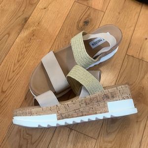 Steve Madden EUC Kabel natural/beige wedge Size 6